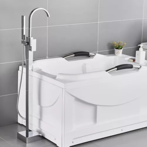 Szabadon álló kádtöltő csaptelep modern minimalista stílusban