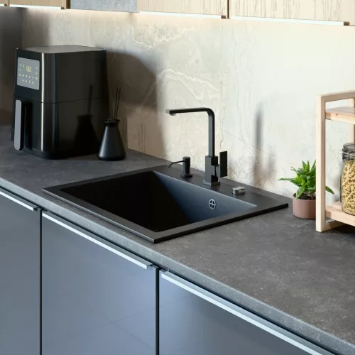 Gránit mosogató NERO Piazza-60 + magasított csaptelep + adagoló (fekete)