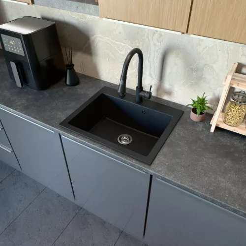 Gránit mosogató NERO Piazza-60 + magasított csaptelep + adagoló (fekete)