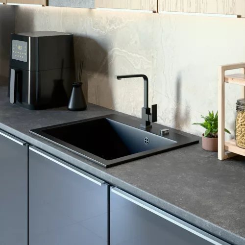 Gránit mosogató NERO Piazza-60 + magasított csaptelep + adagoló (fekete)