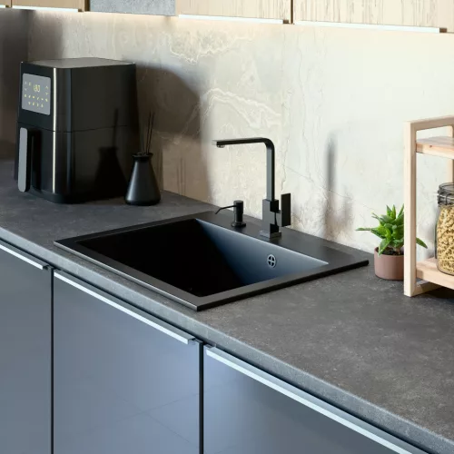 Gránit mosogató NERO Piazza-60 + magasított csaptelep + adagoló (fekete)